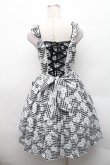 画像2: BABY,THE STARS SHINE BRIGHT / Fragrant Floral Menuet ジャンパースカート  黒ｘ白 S-26-02-17-034-BA-OP-HR-ZS (2)
