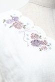 画像4: axes femme / ローズ刺繍カットカーディガン  白 S-26-02-18-036-AX-TO-HR-ZS (4)