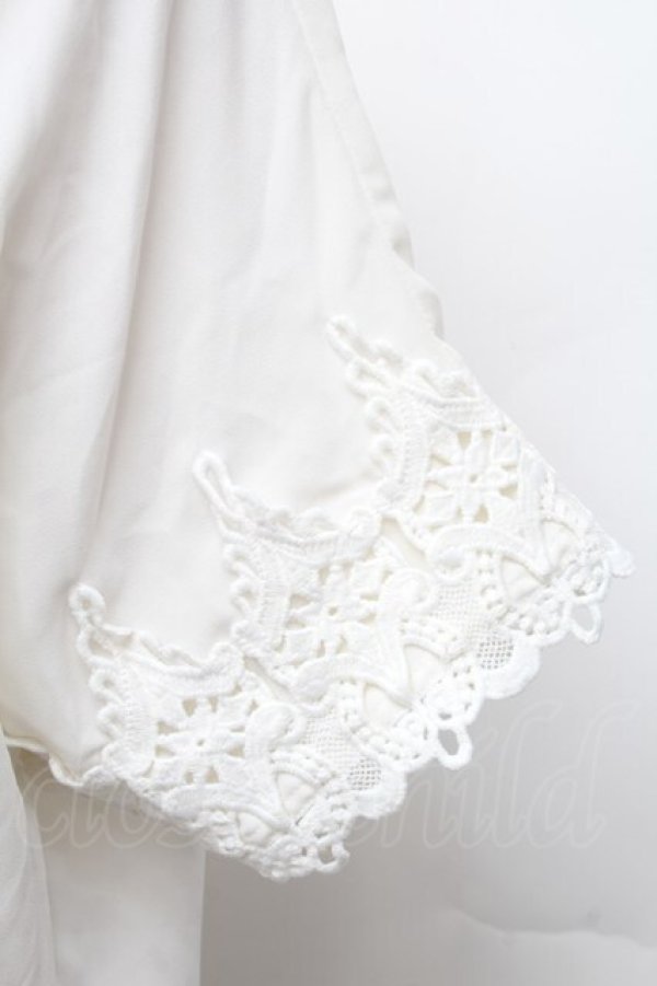 画像3: axes femme / バックレースアップシフォンブラウス  白 S-26-02-18-037-AX-BL-HR-ZS (3)