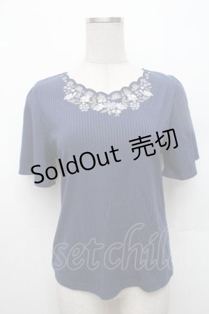 画像: axes femme / 花刺繍スカラップレースプルオーバー  紺 S-26-02-18-045-AX-TO-HR-ZS