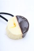画像3: Q-pot. / バナナチョコヘアゴム  イエローｘブラウン S-26-02-19-008-QP-AC-AS-ZS (3)