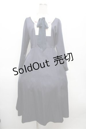 画像: axes femme / ストロベリー刺繍ワンピース  ネイビー S-26-02-22-052-AX-OP-TE-ZS