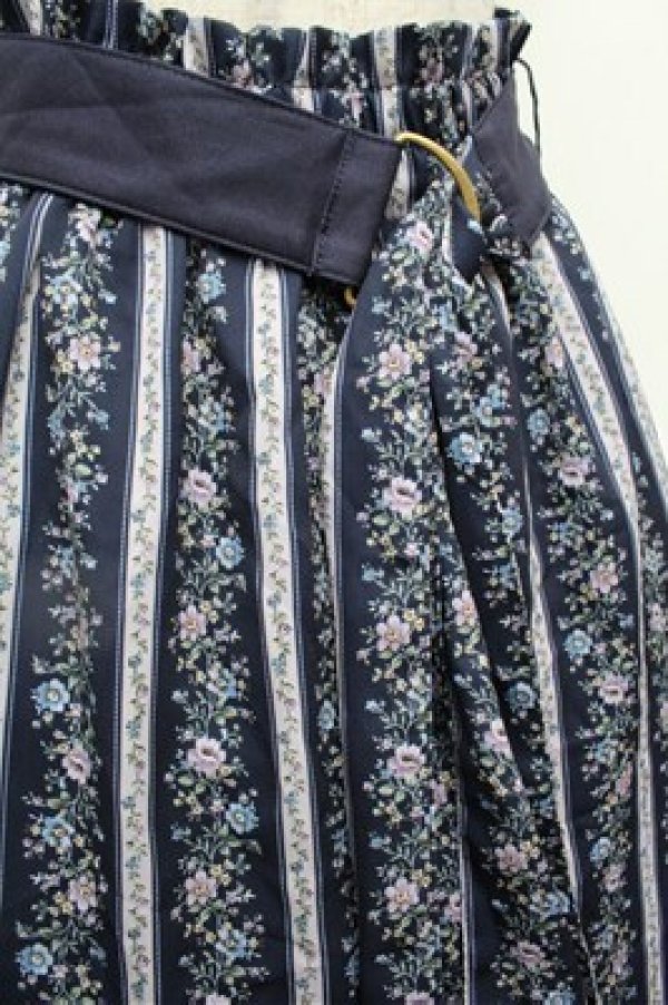 画像3: axes femme / ストライプフラワー柄スカート  紺 S-26-02-22-064-AX-SK-AS-ZS (3)