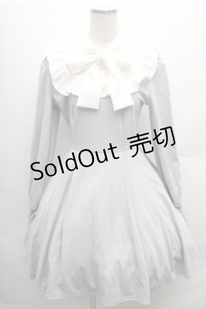 画像: Ank Rouge / ヨークフリルリボンタイカットワンピース  グレーｘ白 S-26-02-23-046-CA-OP-HR-ZS