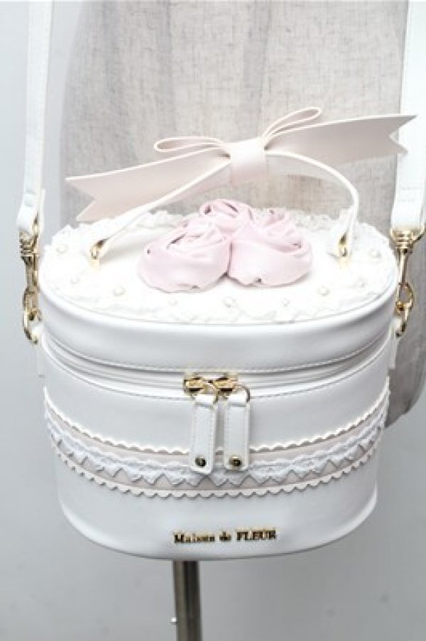 画像1: Maison de FLEUR / アニバーサリーケーキバッグ  白 S-26-02-23-018-LO-BG-AS-ZS (1)