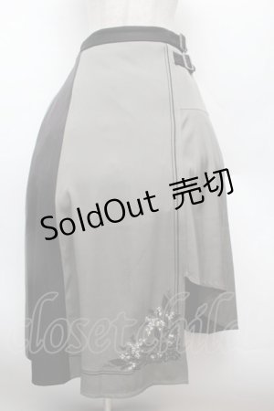 画像: axes femme / 刺繍入バイカラーアシメスカート  カーキ S-26-02-25-058-AX-SK-AS-ZS