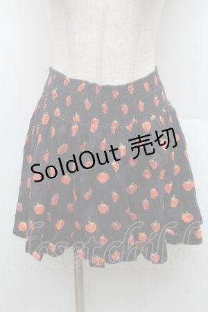 画像: Candy Stripper / いちご柄スカート  黒 S-26-02-28-056-PU-SK-HR-ZS