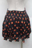 画像2: Candy Stripper / いちご柄スカート  黒 S-26-02-28-056-PU-SK-HR-ZS (2)