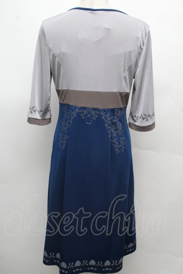 画像2: Ozz oneste / フロント魔法陣刺繍ワンピース  グレーＸ青 S-26-03-02-015-OO-OP-SA-ZS (2)