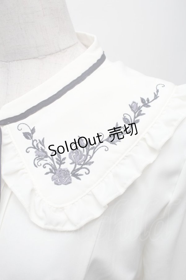 画像3: axes femme / ブーケ刺繍フリル襟ブラウス  アイボリー S-26-03-04-045-AX-BL-HR-ZS (3)