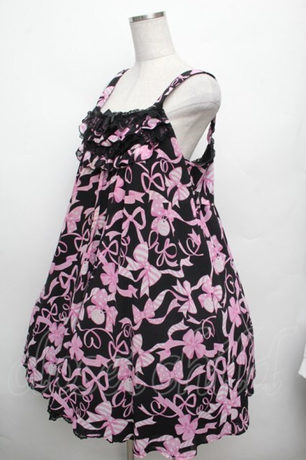 画像4: Angelic Pretty / ラッピングリボンジャンパースカート  黒ｘピンク S-26-03-04-052-AP-OP-HR-ZS (4)