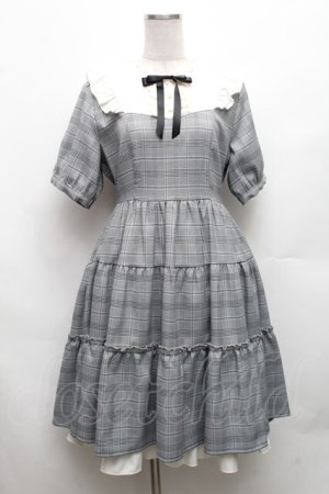 画像: axes femme / リボンブローチティアードワンピース  白ｘグレー S-26-03-06-046-AX-OP-HR-ZS