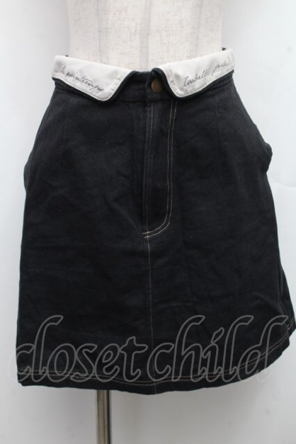 画像1: Fi.n.t / ロゴプリント折り返しフラップミニスカート F 黒 S-26-03-08-046-CA-SK-TE-ZS (1)