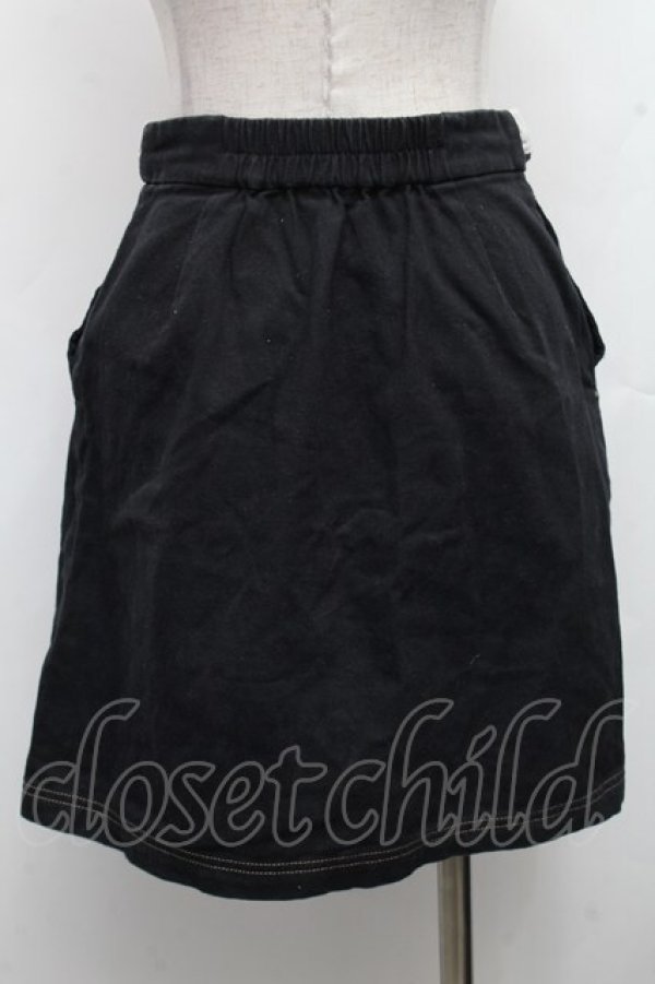 画像2: Fi.n.t / ロゴプリント折り返しフラップミニスカート F 黒 S-26-03-08-046-CA-SK-TE-ZS (2)