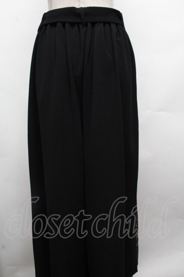 画像2: axes femme / リリー刺繍タック入ワイドパンツ  黒 S-26-03-08-057-AX-PA-AS-ZS (2)