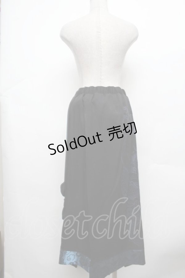 画像2: Qutie Frash / 龍pt和柄プリーツスカート  黒ｘブルー S-26-03-14-059-QU-SK-HR-ZS (2)