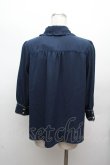 画像4: axes femme POETIQUE / バラメッセージ刺繍ブラウス  紺 S-26-03-14-009-AX-BL-HR-ZS (4)