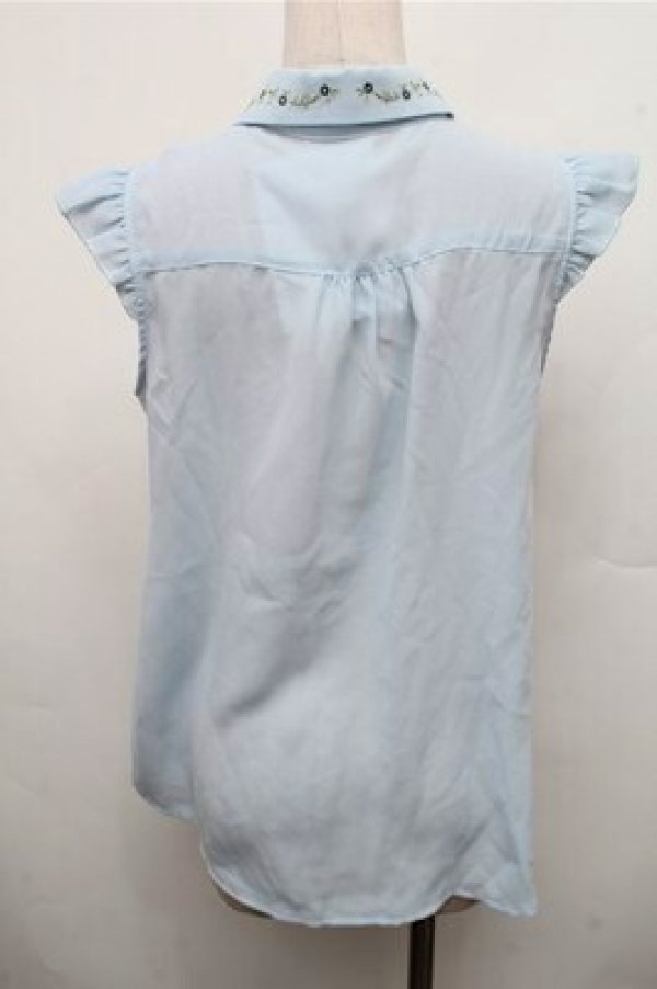 画像2: axes femme / 刺繍リボンノースリーブブラウス  サックス S-26-03-15-036-AX-BL-HR-ZS (2)