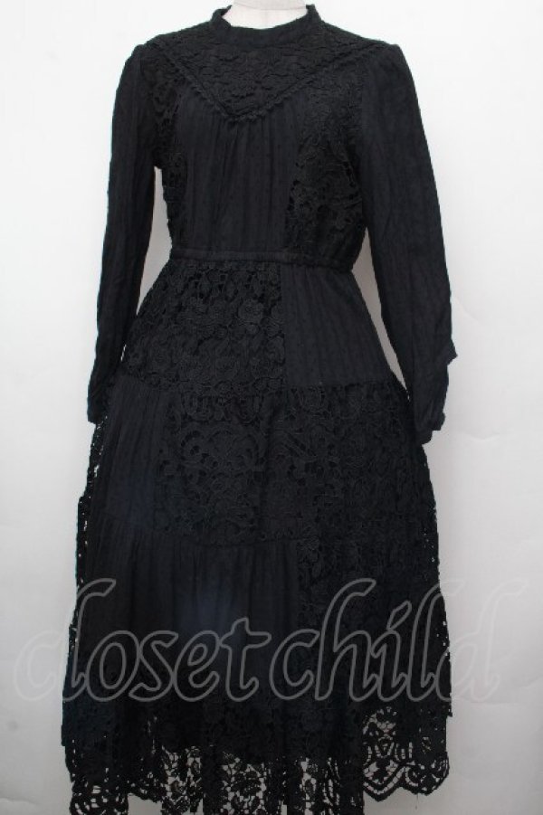 画像1: axes femme Nostalgic / 総レースパッチワークワンピース  黒 S-26-03-23-040-LO-OP-AS-ZS (1)