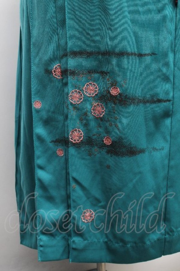 画像4: Ozz oneste / レイヤード入袴風ロングスカート  グリーン S-26-04-01-031-OO-SK-SZ-ZS (4)