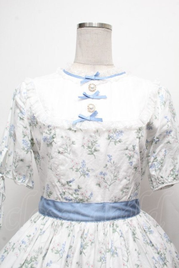 画像4: Bunny魔法森林（海外ロリータブランド） / ヨーク切替花柄ワンピース  白ｘサックス S-26-04-02-033-LO-OP-HR-ZS (4)