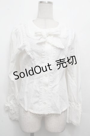 画像: BABY,THE STARS SHINE BRIGHT / 赤いひとかけらのMarchenレースブラウス  白 S-26-04-02-012-BA-AC-AS-ZS