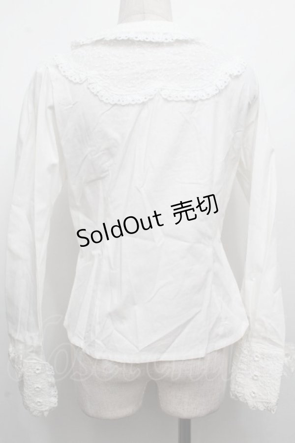 画像2: BABY,THE STARS SHINE BRIGHT / 赤いひとかけらのMarchenレースブラウス  白 S-26-04-02-012-BA-AC-AS-ZS (2)
