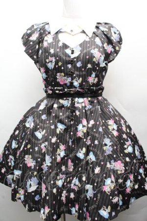 画像: Honey Bunch / アリス総柄ワンピース  黒 S-26-04-05-058-LO-OP-AS-ZS