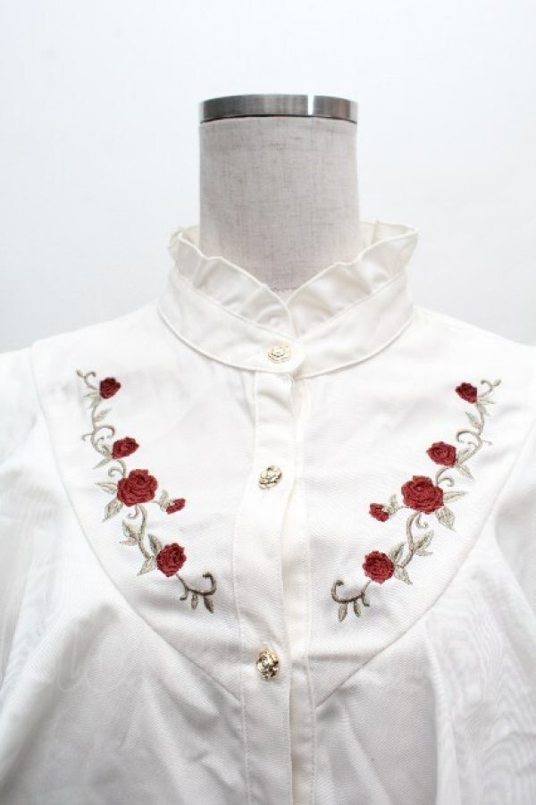 画像4: axes femme / ローズ刺繍フリルブラウス  オフ S-26-04-07-040-AX-BL-AS-ZS (4)