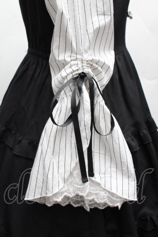 画像4: axes femme POETIQUE / 姫袖風ジャンパースカートドッキングワンピース  黒ｘ白 S-26-04-10-047-AX-OP-HR-ZS (4)