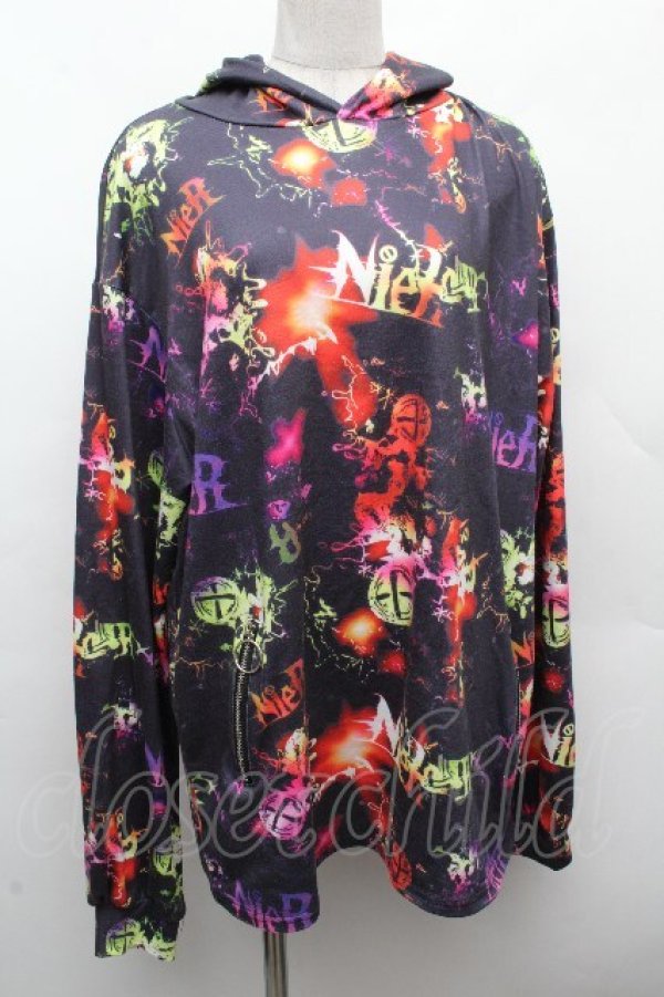 画像1: NieR Clothing / フードプリントプルオーバー  黒 S-26-04-10-023-PU-TO-HR-ZS (1)