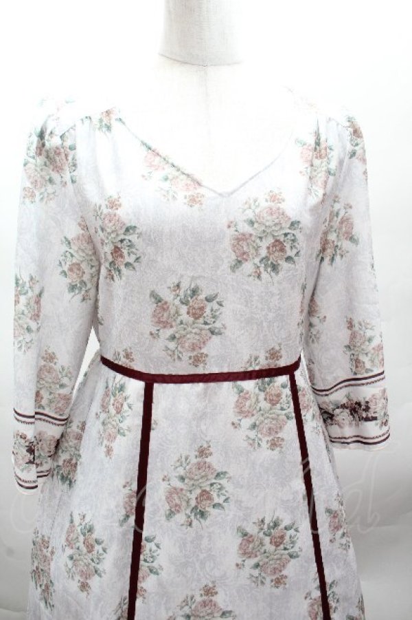 画像5: axes femme / ウォールオーナメント柄ワンピース  白ｘグレー S-26-04-12-040-AX-OP-AS-ZS (5)