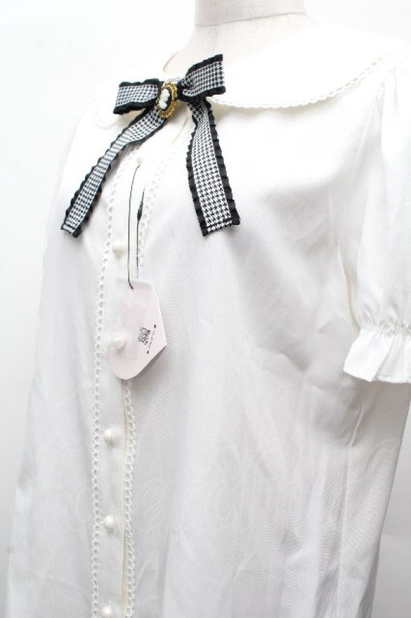 画像3: Ank Rouge / カメオリボンクラシカルブラウス  白 S-26-04-12-009-CA-BL-HR-ZS (3)