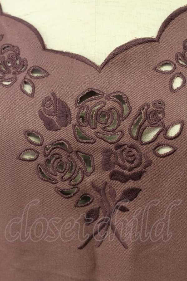 画像4: an another angelus / ローズカットワーク刺繍ジャンパースカート  ボルドー T-24-02-11-033-CA-OP-HD-ZT117 (4)