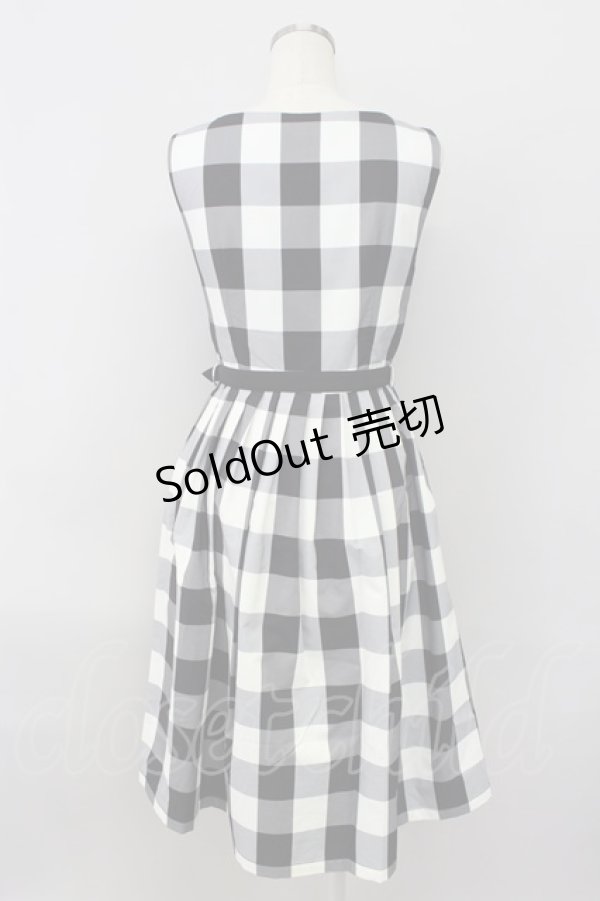 画像2: 【SALE】an another angelus / ブロックチェックノースリーブワンピース  黒Ｘ白チェック T-24-02-11-037-CA-OP-HD-ZT107 (2)