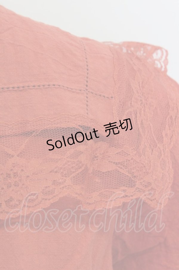 画像3: an another angelus / レース使いスクエアカラーブラウス  オレンジ T-24-02-14-019-CA-BL-HD-ZT160 (3)