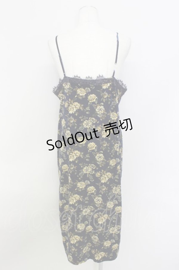 画像2: 【SALE】E hyphen world gallery HARU / ローズベロアキャミワンピース  クロ T-24-03-21-025-LO-OP-IG-ZT354 (2)