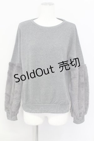 画像: 【SALE】E hyphen world gallery PEACE / ファースリーブプルオーバー  グレー T-24-03-21-010-LO-TO-IG-ZT127