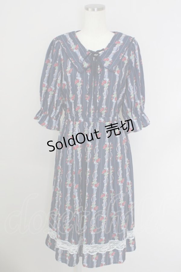 画像1: axes femme / ブーケリボン柄セーラーワンピース M 紺 T-24-07-11-026-AX-OP-SZ-ZT311 (1)