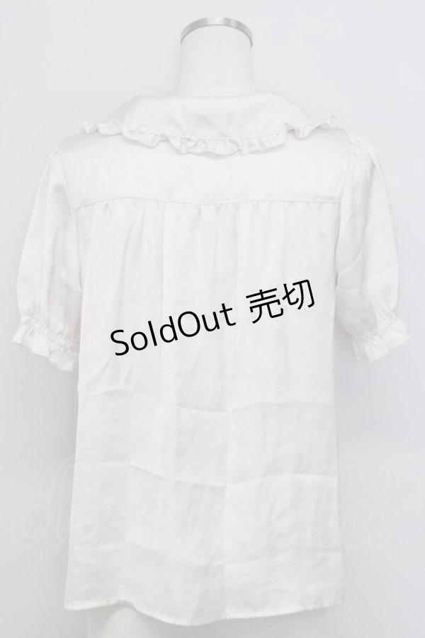 画像2: Fi.n.t / 襟刺繍スカラップ半袖サテンブラウス  アイボリーＸゴールド T-24-10-31-021-CA-BL-HD-ZT279 (2)