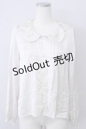 画像: Fi.n.t / 刺繍スカラップ襟ブラウス  アイボリーＸゴールド T-24-11-07-060-CA-BL-HD-ZT143