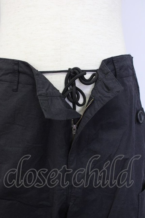 画像6: Karl Helmut / サイドボタン&ロゴ刺繍パンツ  黒 T-24-12-27-025-EL-PA-SA-ZT403 (6)