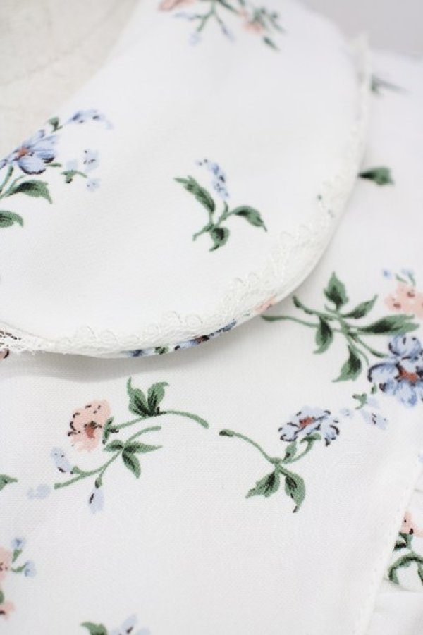 画像5: Honey Cinnamon / フラワーブーケプリントブラウス  白 T-25-01-24-002-LO-BL-SA-ZT390 (5)