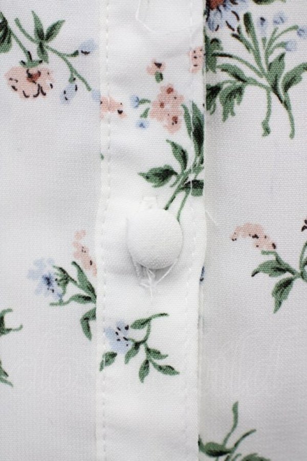 画像7: Honey Cinnamon / フラワーブーケプリントブラウス  白 T-25-01-24-002-LO-BL-SA-ZT390 (7)