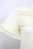 画像3: axes femme / 胸元袖レース半袖プルオーバー  アイボリー T-25-02-23-002-AX-TO-SA-ZT219 (3)