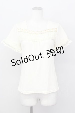 画像: axes femme / 胸元袖レース半袖プルオーバー  アイボリー T-25-02-23-002-AX-TO-SA-ZT219
