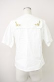 画像2: Fi.n.t / キンモクセイ刺繍レース衿ブラウス  白 T-25-03-14-004-CA-BL-SA-ZI (2)