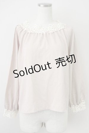 画像: an another angelus / ローズレース使いプルオーバー  ベージュ T-25-03-14-013-CA-BL-SA-ZI