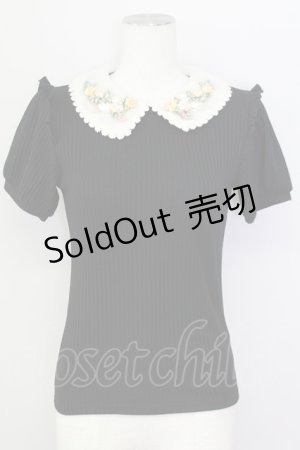 画像: axes femme POETIQUE / フラワーリボン刺繍襟プルオーバー  黒Ｘアイボリー T-25-03-15-020-AX-TO-SA-ZT