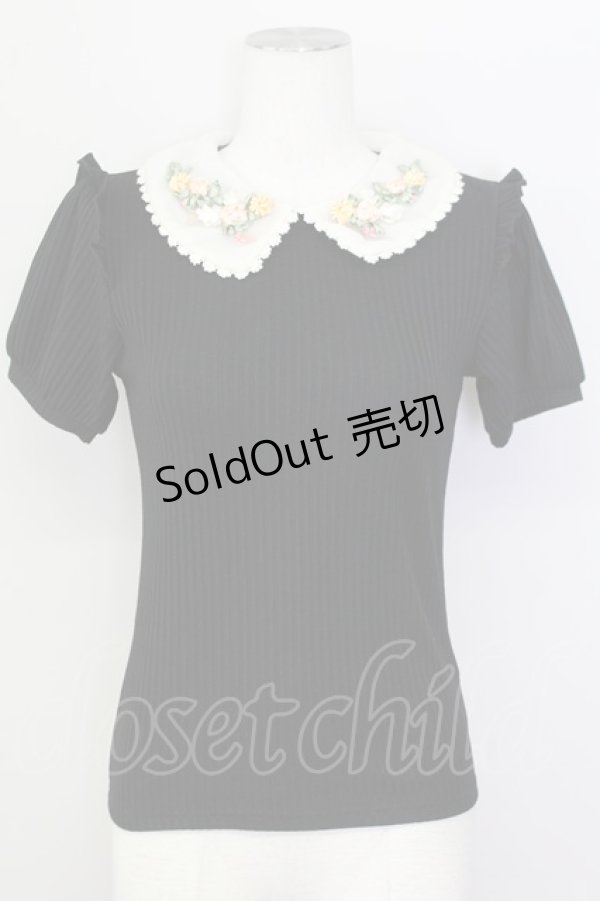画像1: axes femme POETIQUE / フラワーリボン刺繍襟プルオーバー  黒Ｘアイボリー T-25-03-15-020-AX-TO-SA-ZT (1)